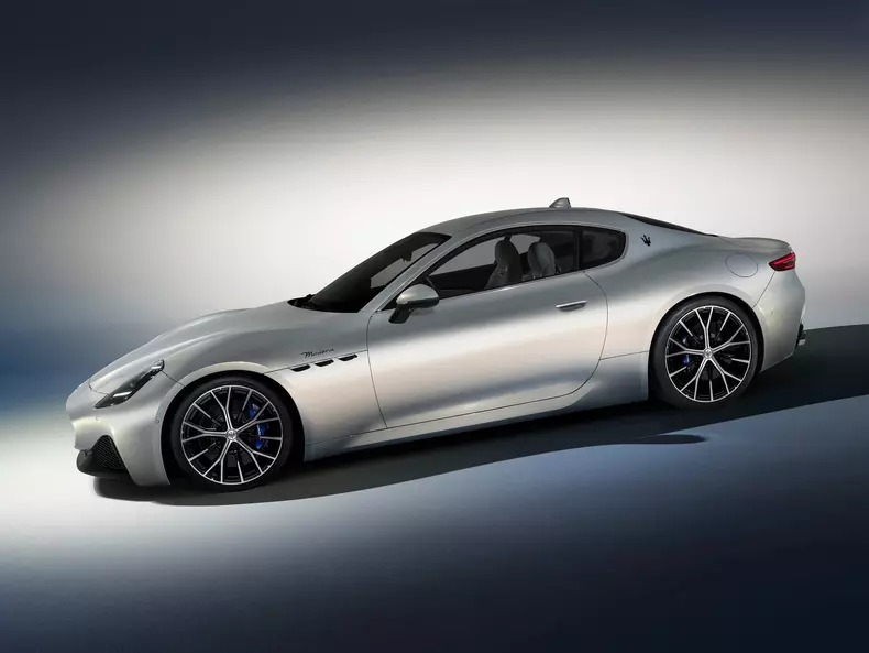Maserati-GranTurismo-2023-1600-03