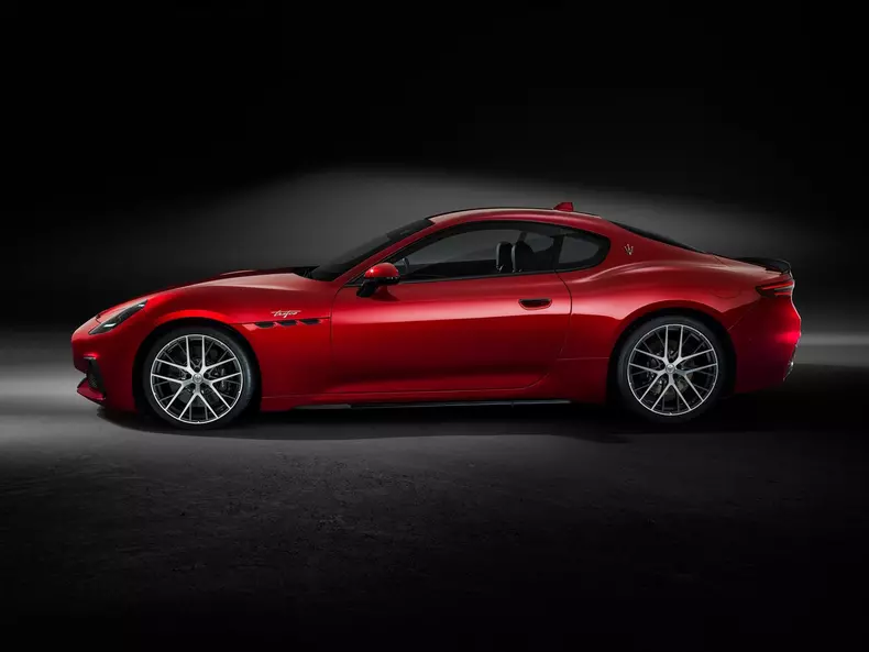 Maserati-GranTurismo-2023-1600-06