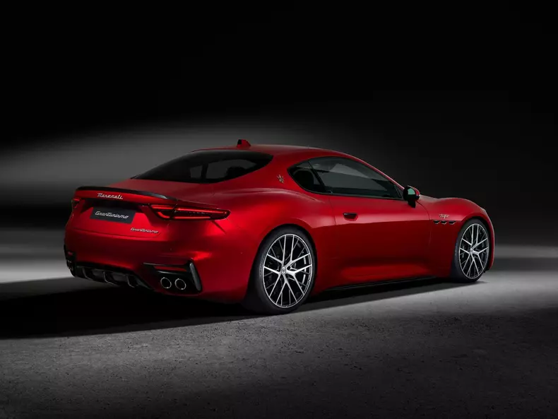 Maserati-GranTurismo-2023-1600-07