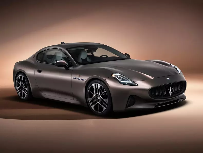 Maserati-GranTurismo_Folgore-2023-1600-01