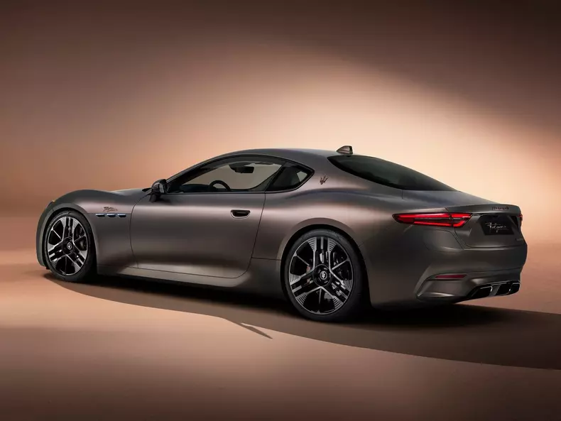 Maserati-GranTurismo_Folgore-2023-1600-04