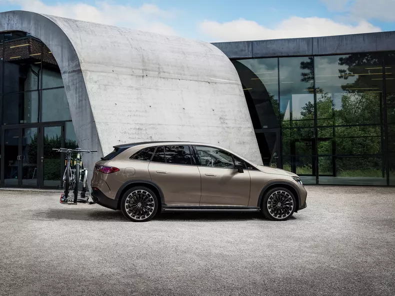 Mercedes-Benz-EQE_SUV-2024-1600-0e