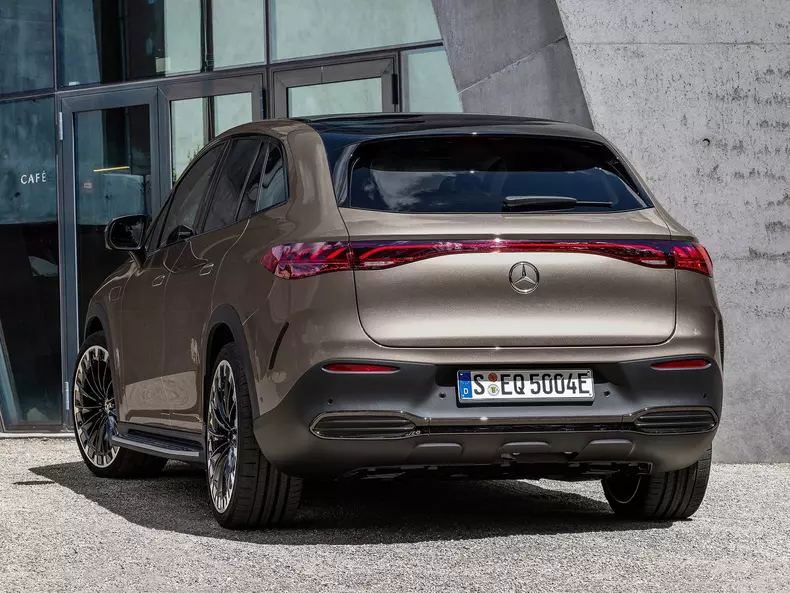 Mercedes-Benz-EQE_SUV-2024-1600-10