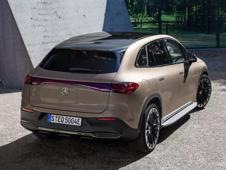 Mercedes-Benz-EQE_SUV-2024-1600-12