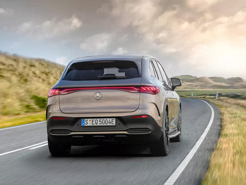 Mercedes-Benz-EQE_SUV-2024-1600-18