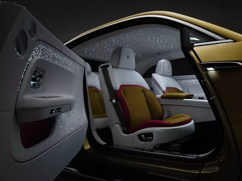 Rolls-Royce-Spectre-2024-1600-11