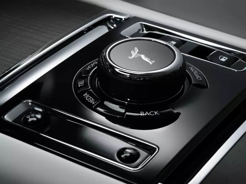 Rolls-Royce-Spectre-2024-1600-17