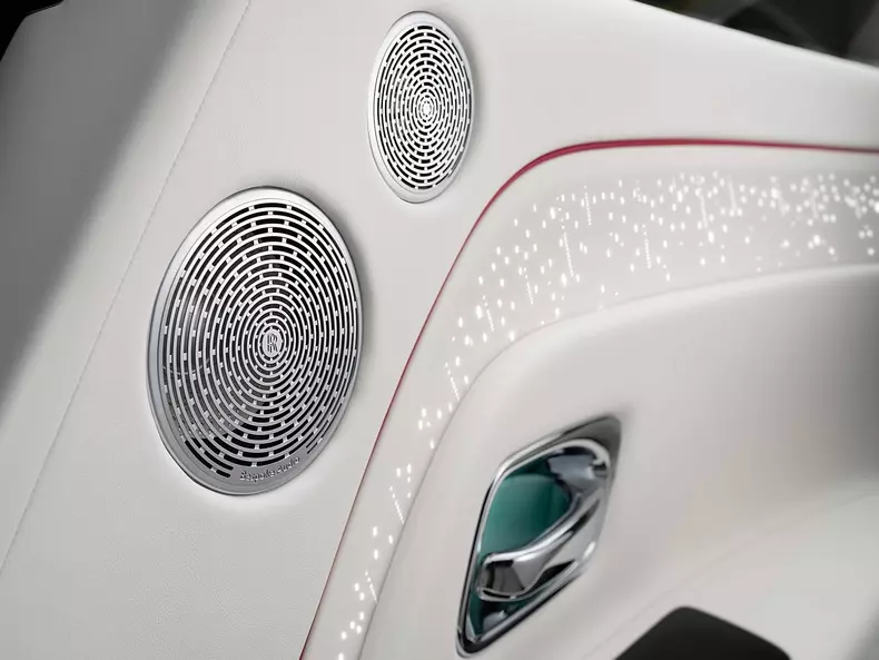 Rolls-Royce-Spectre-2024-1600-1c