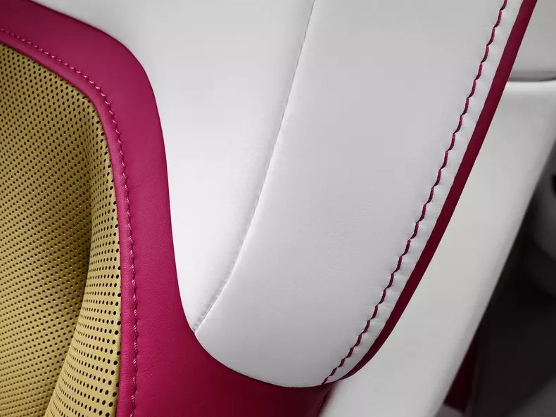 Rolls-Royce-Spectre-2024-1600-1e