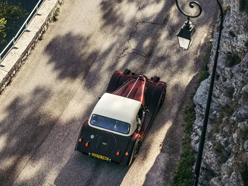 Morgan-Plus_Six-2023-1600-09