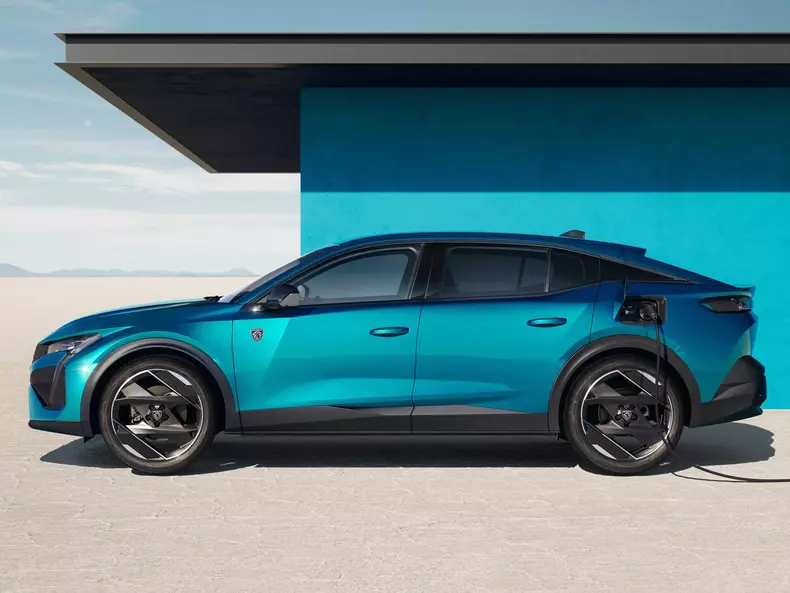 Peugeot-408-2023-1600-08