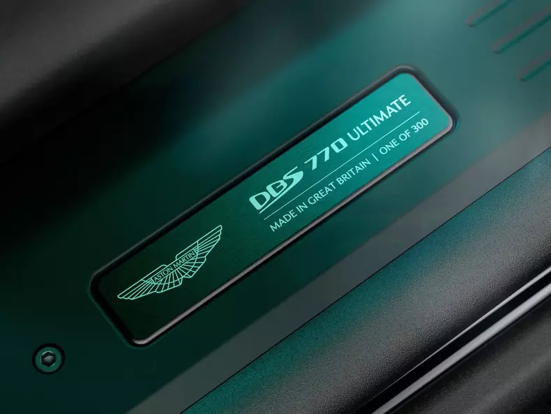 Aston_Martin-DBS770_Ultimate-2024-1600-0f
