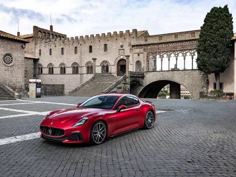 Maserati-GranTurismo-2023-1600-03