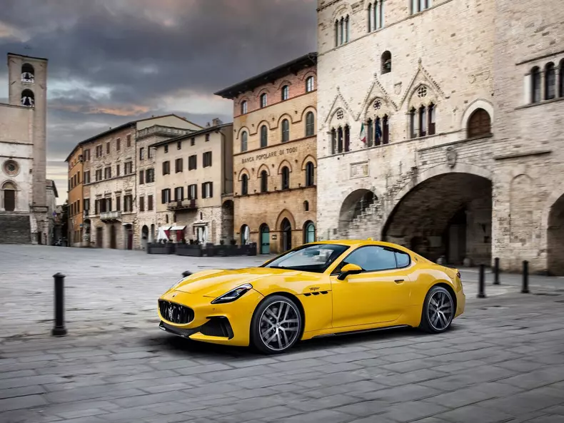 Maserati-GranTurismo-2023-1600-05