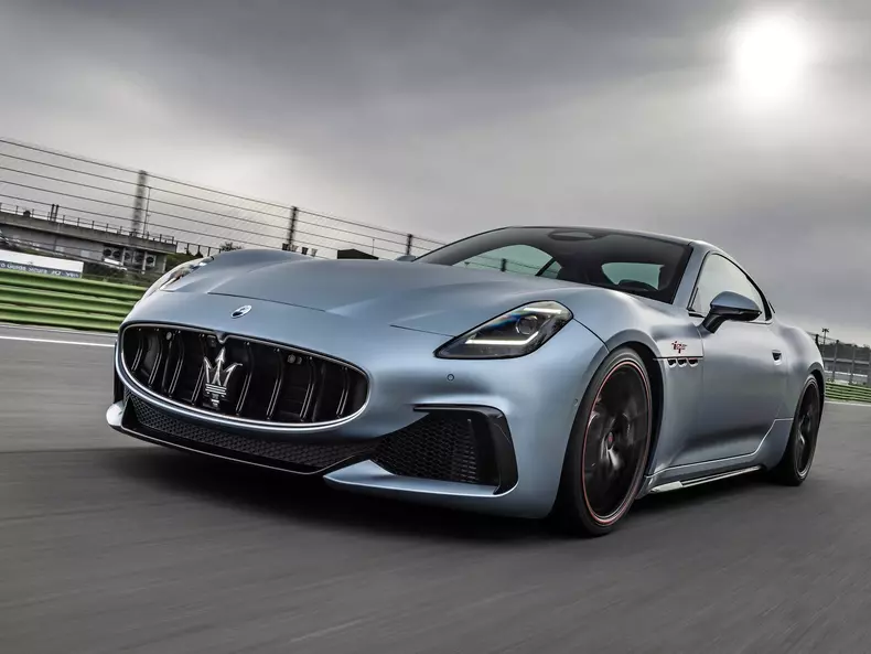 Maserati-GranTurismo-2023-1600-0b