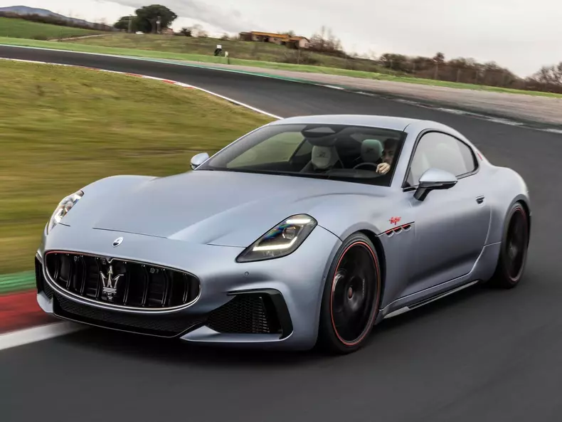 Maserati-GranTurismo-2023-1600-0d