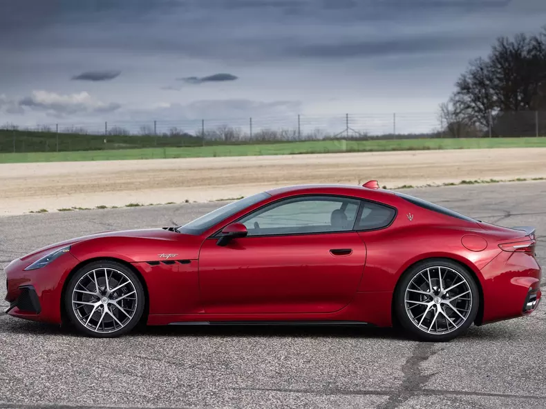 Maserati-GranTurismo-2023-1600-44