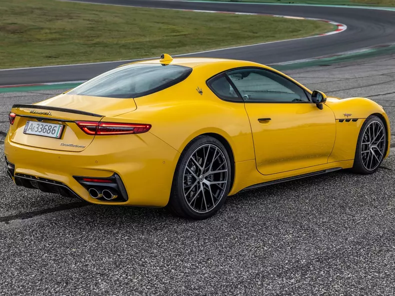 Maserati-GranTurismo-2023-1600-4a
