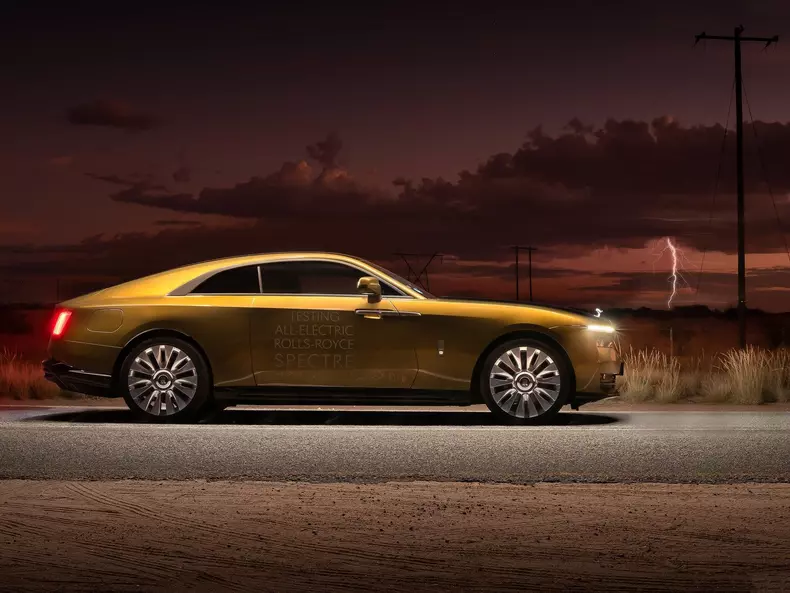Rolls-Royce-Spectre-2024-1600-11