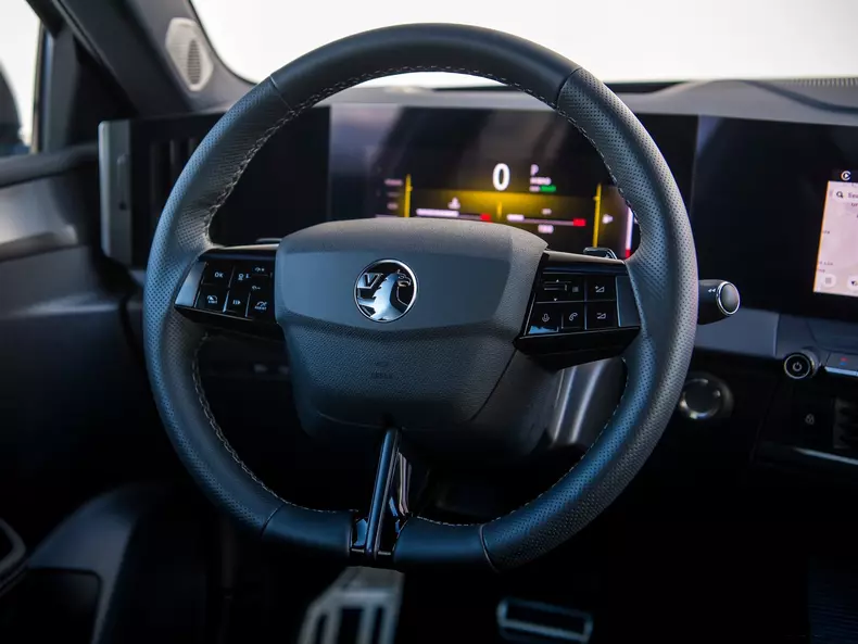 Vauxhall-Astra_GSe-2023-1600-2b