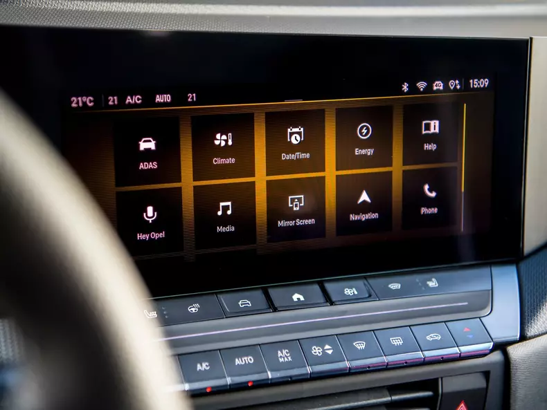 Vauxhall-Astra_GSe-2023-1600-2f