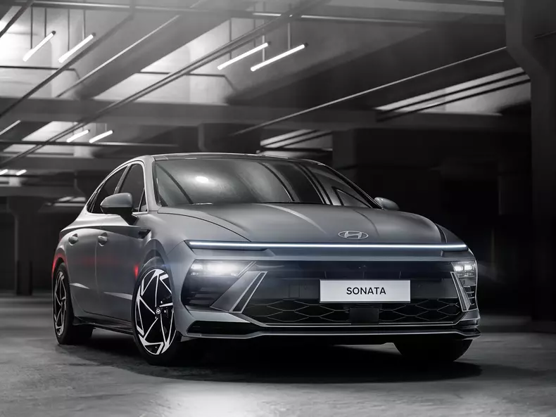 Hyundai-Sonata-2024-1600-01