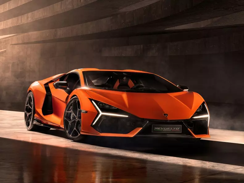 Lamborghini-Revuelto-2024-1600-03
