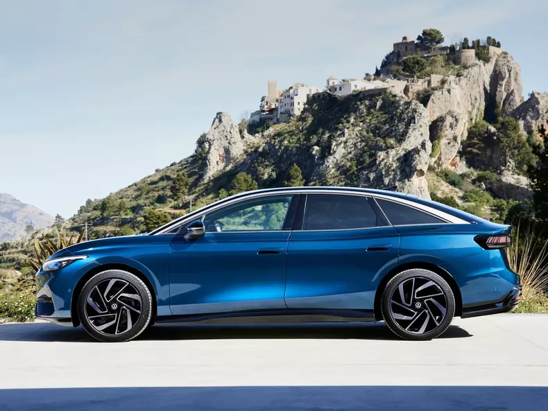 Volkswagen-ID.7-2024-1600-12