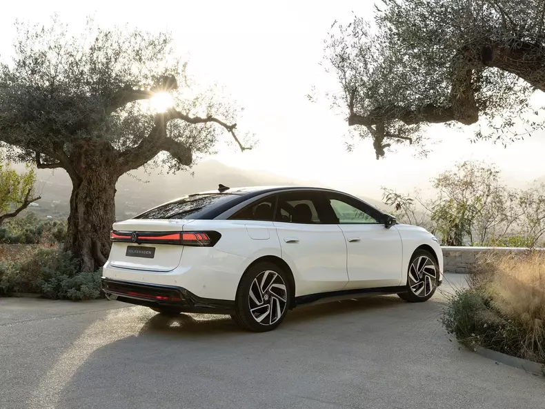 Volkswagen-ID.7-2024-1600-17