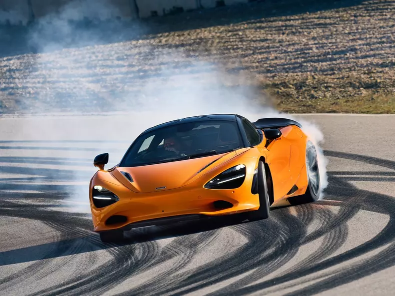 McLaren-750S-2024-1600-0a