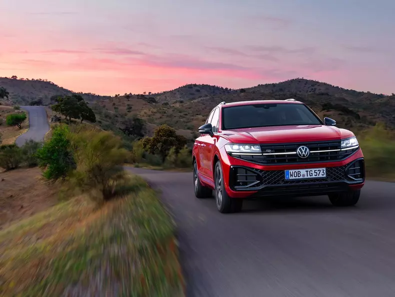 Volkswagen-Touareg-2024-1600-09
