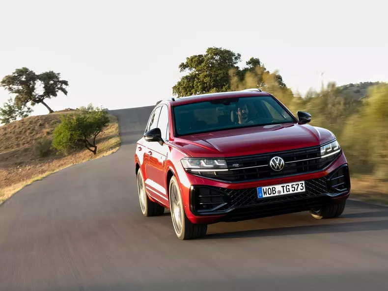 Volkswagen-Touareg-2024-1600-0a