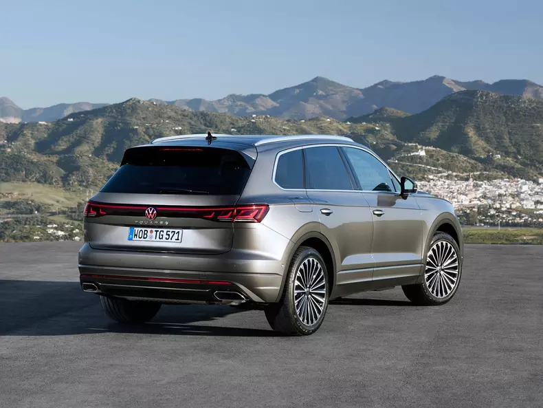 Volkswagen-Touareg-2024-1600-13