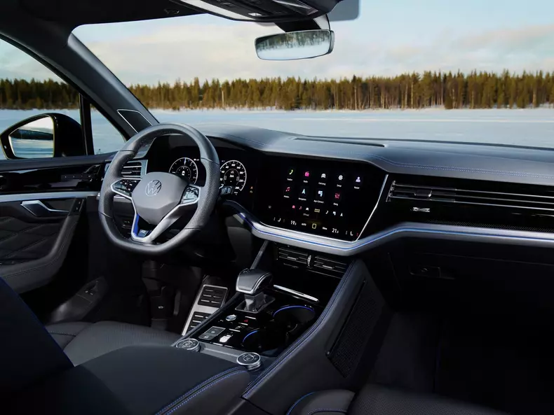 Volkswagen-Touareg-2024-1600-21