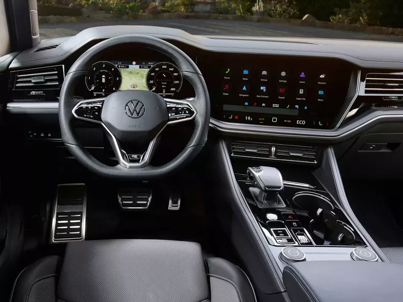 Volkswagen-Touareg-2024-1600-22