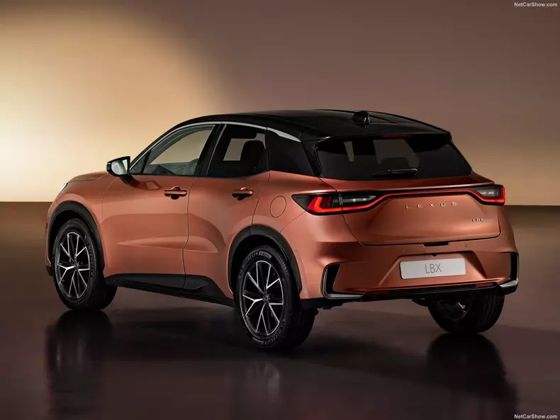 BLexus-LBX-2024-1600-13