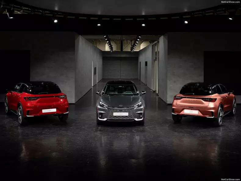 BLexus-LBX-2024-1600-20