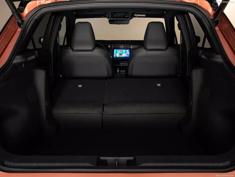 BLexus-LBX-2024-1600-2d