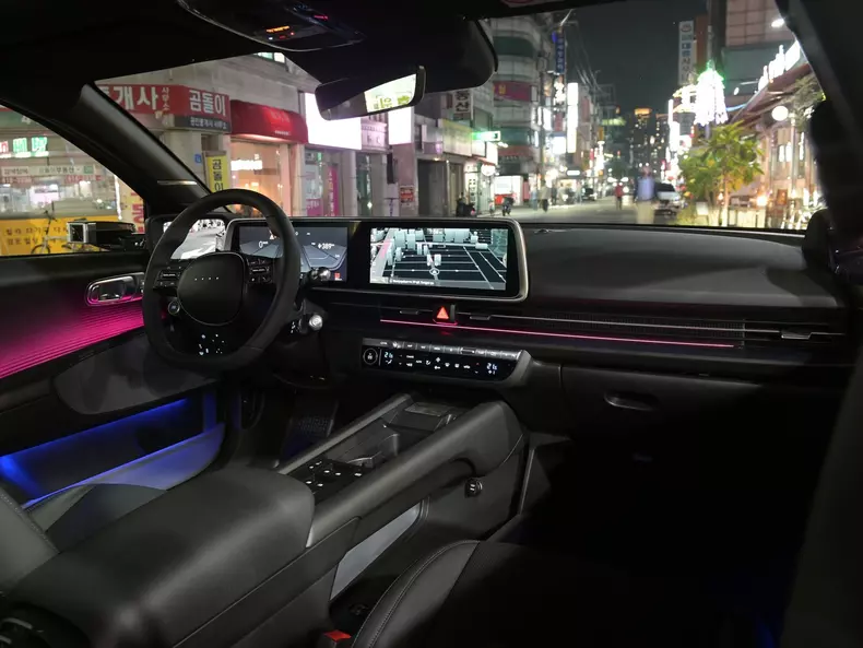 Hyundai-Ioniq_6-2023-1600-75