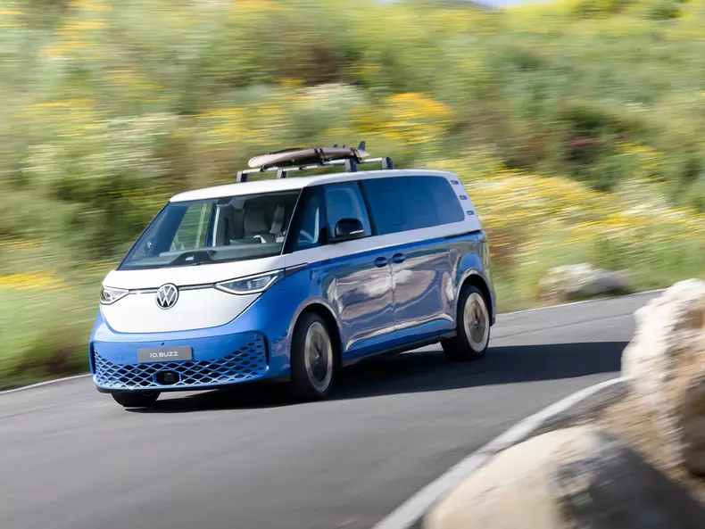 Volkswagen-ID_Buzz_LWB-2024-1600-0a