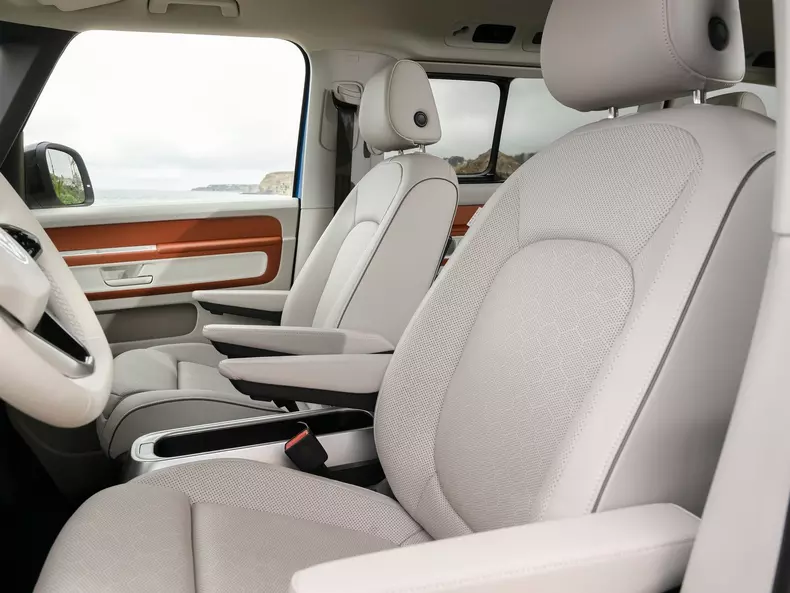 Volkswagen-ID_Buzz_LWB-2024-1600-30