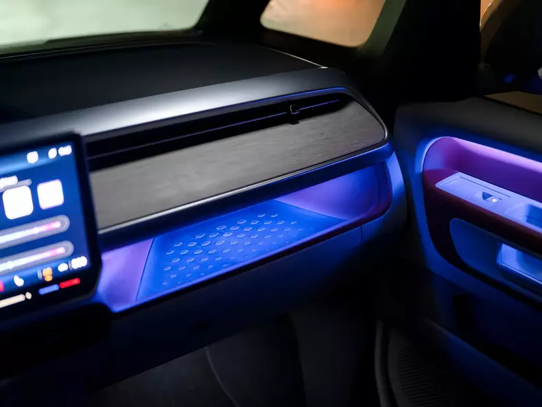 Volkswagen-ID_Buzz_LWB-2024-1600-3a