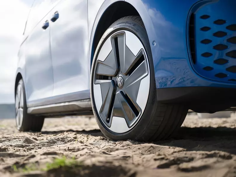 Volkswagen-ID_Buzz_LWB-2024-1600-54