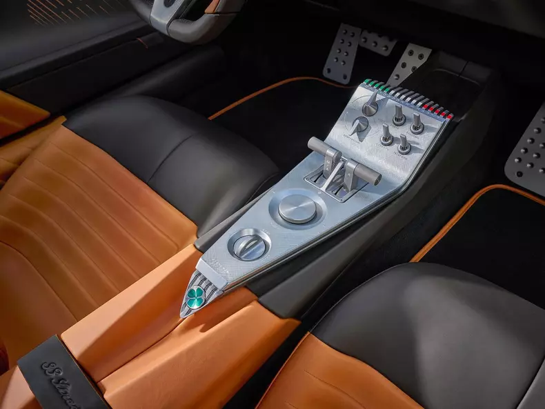 Alfa_Romeo-33_Stradale-2024-1600-20