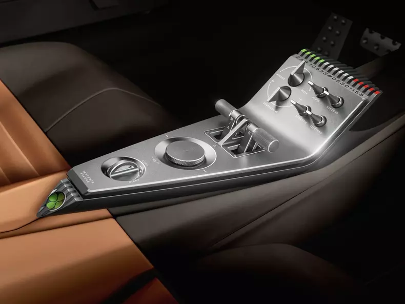 Alfa_Romeo-33_Stradale-2024-1600-21