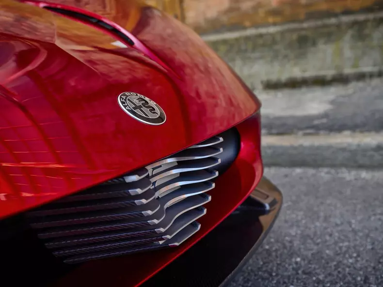 Alfa_Romeo-33_Stradale-2024-1600-24