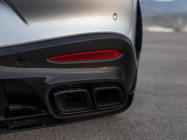 Mercedes-Benz-AMG_GT_Coupe-2024-1600-33