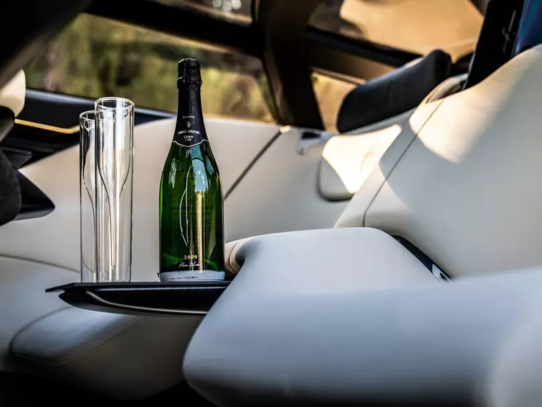 Pininfarina-Pura_Vision_Concept-2023-1600-1f