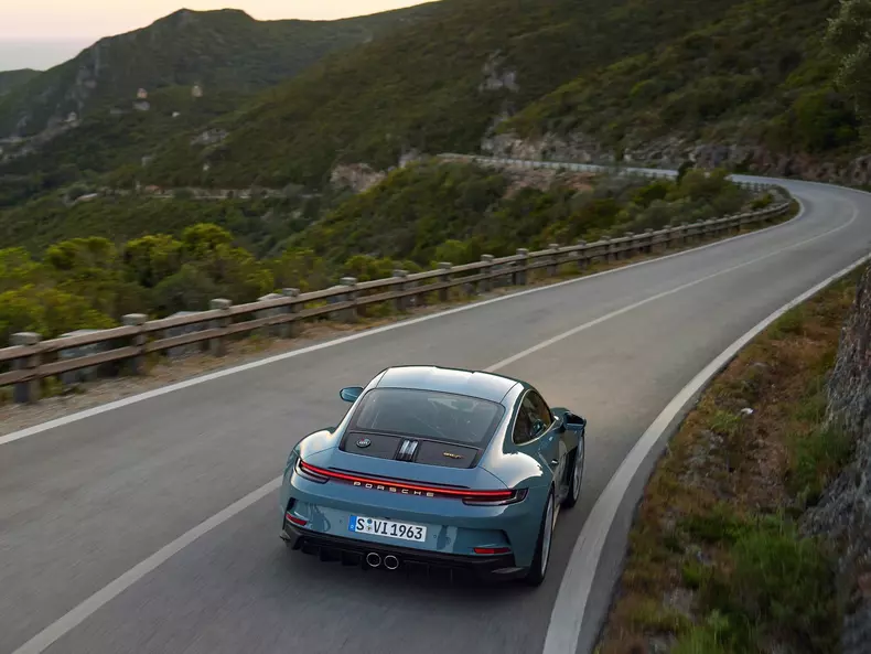 Porsche-911_S-T-2024-1600-0a