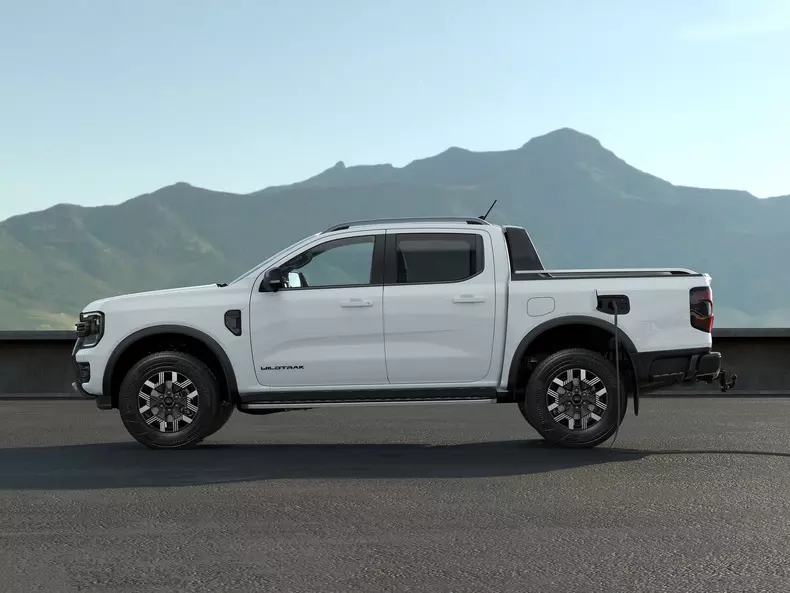 Ford-Ranger_Plug-in_Hybrid-2025-1600-03